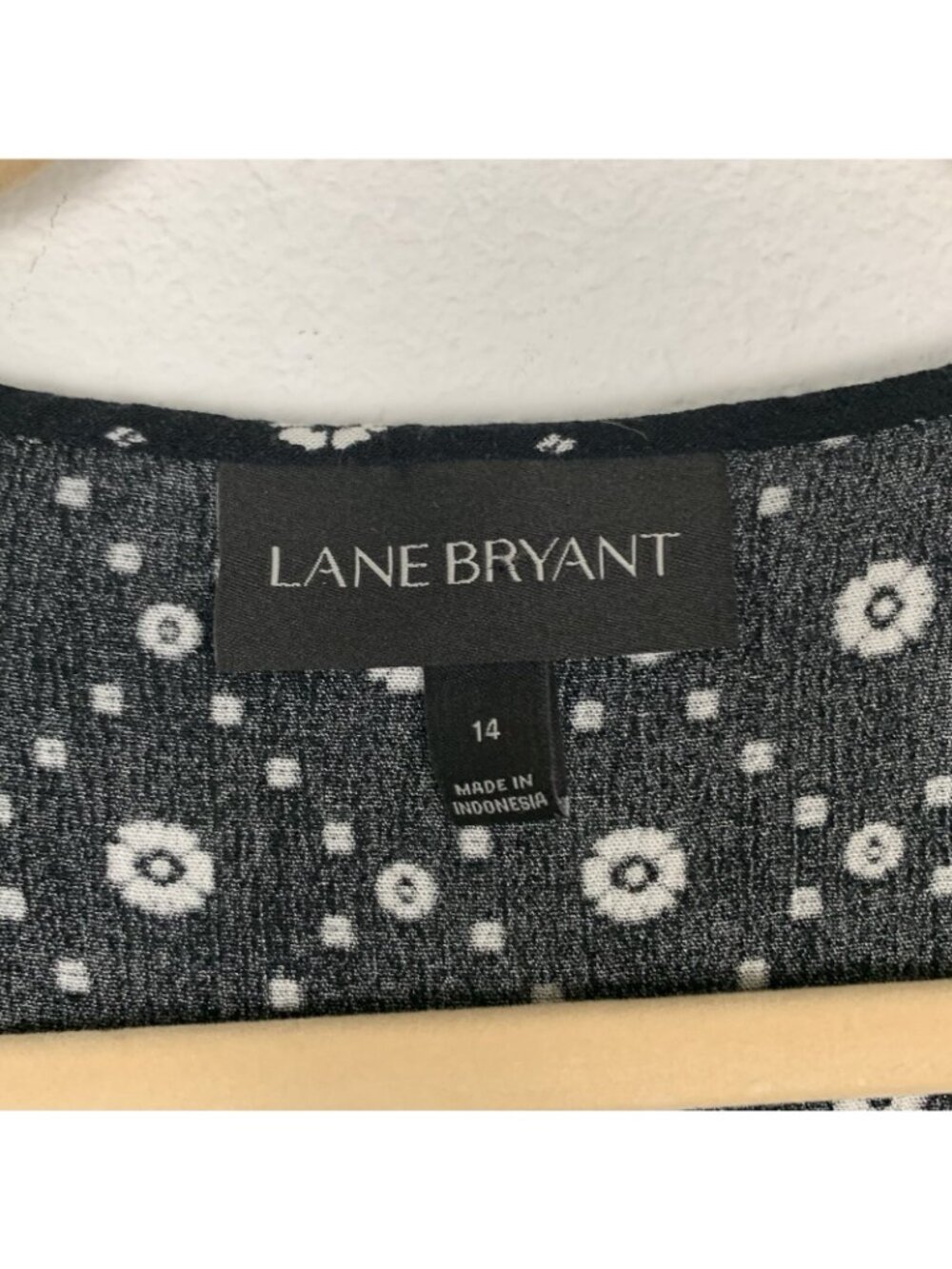 ✨3/$30 Lane Bryant Women's 14 Black White Short Sleeved Peasant Blouse Top - Picture 2 of 6